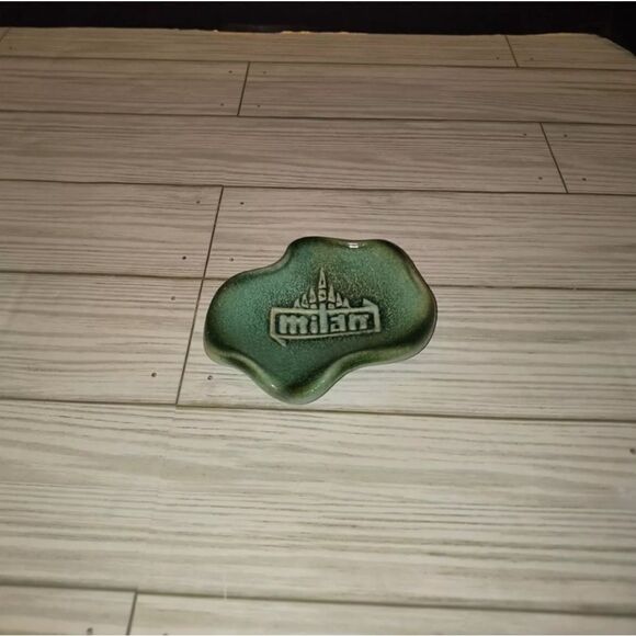 Milan Engraved Vintage Green Ceramic Trinket Jewelry Ring Holder 4x3 inches - Picture 1 of 7
